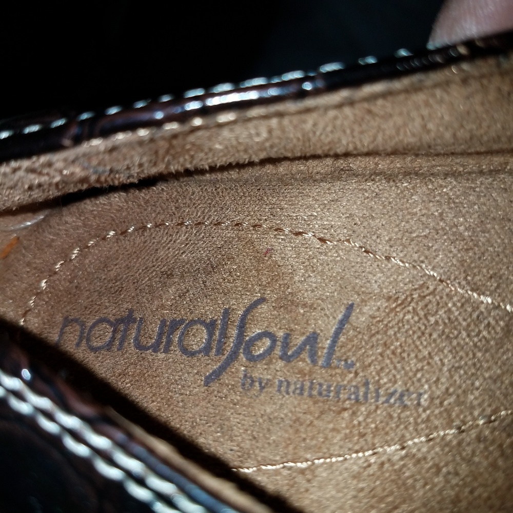 Shoes - Picture 4 of 5